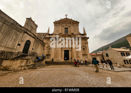 DUBROVNIK, Croazia - 21 ottobre: Sveti Ignacije (St. Ignazio) chiesa è visibile su ottobre 21, 2018 a Dubrovnik, Croazia. Dubrovnik è una delle città più antiche al Mare Adriatico ed è una popolare meta di turisti e di incrociatori. Foto Stock