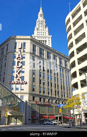 Jack Casino in downtown Cleveland, Ohio, Stati Uniti d'America è nello storico edificio Higbee attaccato all'iconico Tower City Centre/Terminal Tower. Foto Stock