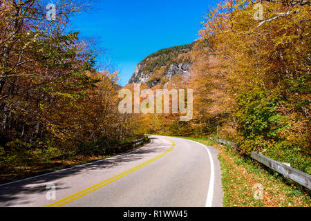 Scena di autunno in Vermont montagne vicino a Stowe Foto Stock