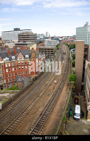 Newcastle upon Tyne/Inghilterra - 31 Luglio 2012: Newcastle Skyline railway sebbene la città. Vista da Castlekeep Foto Stock