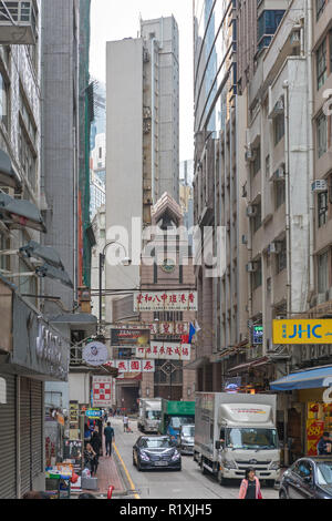 Hong Kong - Aprile 22, 2017: Wing Lok Street in Sheung Wan, Hong Kong. Foto Stock