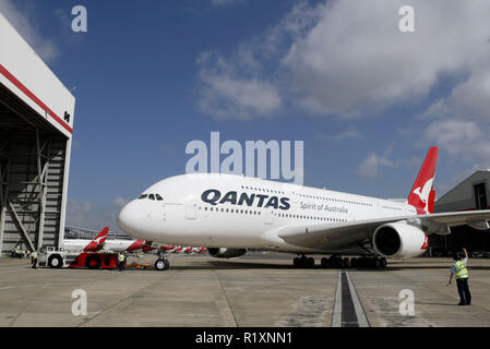 Qantas accoglie il suo primo A380 jet in Australia. Il velivolo, chiamato dopo 92 anni di aviazione australiana pioneer Nancy-Bird Walton, volò dal quartier generale di Airbus a Tolosa, Francia, via Singapore, a Sydney (Kingsford Smith) Aeroporto. Sydney, Australia. 21.09.08. Foto Stock