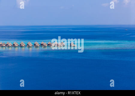 Vista aerea delle Maldive atolli è il mondo top bellezza. Maldive il turismo. Foto Stock
