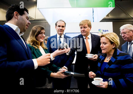 Ahoy Rotterdam, Paesi Bassi. Xv Nov, 2018. Re Willem-Alexander dei Paesi Bassi visiti la trentesima Conferenza olandese della difesa e della sicurezza nel settore Ahoy Rotterdam, Paesi Bassi, 15 novembre 2018. Credito: Patrick van Katwijk/ |/dpa/Alamy Live News Foto Stock