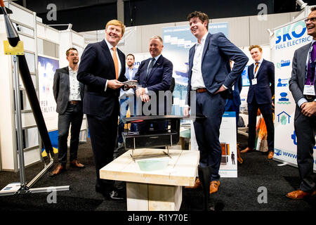 Ahoy Rotterdam, Paesi Bassi. Xv Nov, 2018. Re Willem-Alexander dei Paesi Bassi visiti la trentesima Conferenza olandese della difesa e della sicurezza nel settore Ahoy Rotterdam, Paesi Bassi, 15 novembre 2018. Credito: Patrick van Katwijk/ |/dpa/Alamy Live News Foto Stock