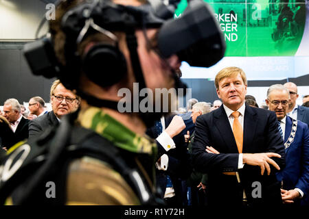 Ahoy Rotterdam, Paesi Bassi. Xv Nov, 2018. Re Willem-Alexander dei Paesi Bassi visiti la trentesima Conferenza olandese della difesa e della sicurezza nel settore Ahoy Rotterdam, Paesi Bassi, 15 novembre 2018. Credito: Patrick van Katwijk/ |/dpa/Alamy Live News Foto Stock