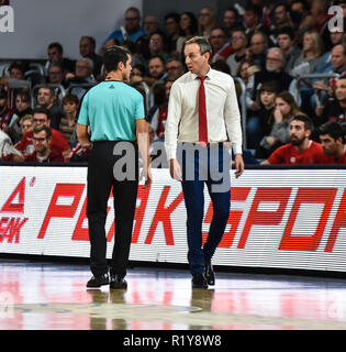 Bamberg, Germania. 14 Novembre 2018 - Pallacanestro, Basket Champions League - Brose Bamberg vs. Hapoel Gerusalemme Deutschland, Bamberg, Brose Arena - 14.11.2018 - Pallacanestro, Basket Champions League - Brose Bamberg vs. Hapoel Gerusalemme - Bild: Oded Katash (Hapoel Gerusalemme, Head Coach) Credito: Ryan Evans/Alamy Live News Foto Stock