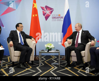 Singapore. Xv Nov, 2018. Il premier cinese LI Keqiang si incontra con il presidente russo Vladimir Putin a Singapore il 9 novembre 15, 2018. Credito: Liu Weibing/Xinhua/Alamy Live News Foto Stock