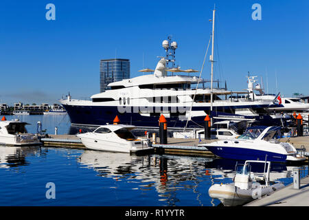 FELIX Super Yacht ormeggiati a Melbourne Docklands, Victoria, Australia Foto Stock