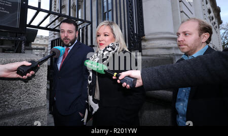 (Da sinistra a destra) Leader SDLP Colm Eastwood, Sinn Fein vice leader Michelle O'Neill e Northern Ireland Green Party Leader Steven Agnew, arriva per un briefing Brexit con il Taoiseach Leo Varadkar presso gli edifici del governo di Dublino Foto Stock