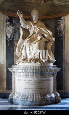 Roma. L'Italia. Statua di Papa Urbano VIII da Gian Lorenzo Bernini (1635-1640), Sala degli Orazi e Curiazi, Musei Capitolini. Musei Capitolini. P Foto Stock