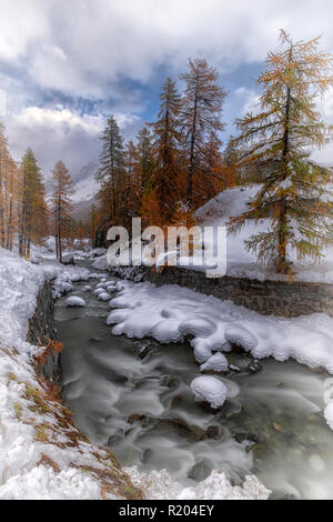 Rhemes Notre Dame in Valle d'Aosta. Cartolina tipico paesaggio di montagna Foto Stock