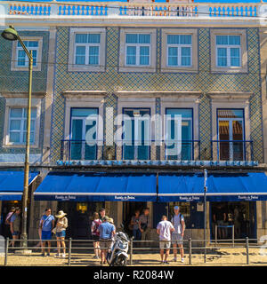 Pasteis de Belem è famosa per la sua Pasteis de nata torte ,Lisbona,Portogallo,l'Europa Foto Stock