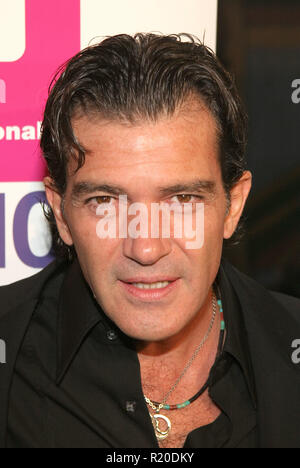 Antonio Banderas 10/14/06 decimo ANNUALE DI LOS ANGELES LATINO FESTIVAL INTERNAZIONALE GABI AWARD GALA - Omaggio a Antonio Banderas @ teatro egiziano, Hollywood foto di Giu Matsuda/HNW / PictureLux (14 ottobre 2006) Foto Stock