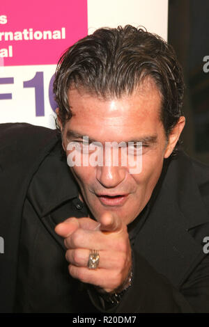 Antonio Banderas 10/14/06 decimo ANNUALE DI LOS ANGELES LATINO FESTIVAL INTERNAZIONALE GABI AWARD GALA - Omaggio a Antonio Banderas @ teatro egiziano, Hollywood foto di Giu Matsuda/HNW / PictureLux (14 ottobre 2006) Foto Stock