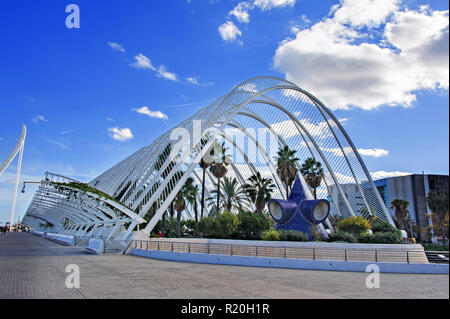 L'Umbracle presso la Città delle Arti e delle Scienze di Valencia (Spagna), è costruito su un parco auto. Foto Stock