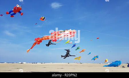 Drachen, Festival, Figuren, Modelle, Insel, Roemoe Foto Stock