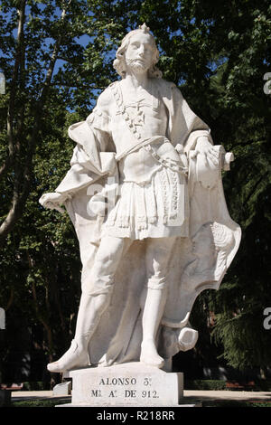 Madrid, Plaza de Oriente - Re di Spagna, Alfonso III (re di Asturia). Foto Stock