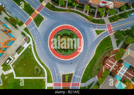 Vista aerea del quartiere americano rotonda con case a schiera Foto Stock