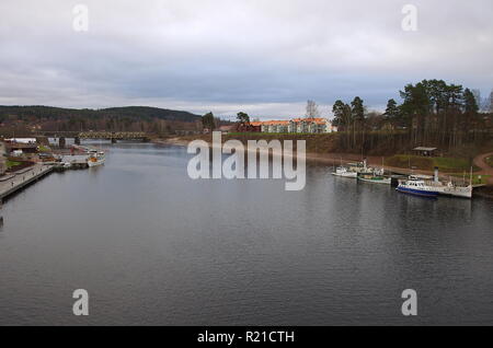 La piccola città di Leksand in Dalarna,Svezia sul grigio di una giornata autunnale.15.11.2018 Foto Stock