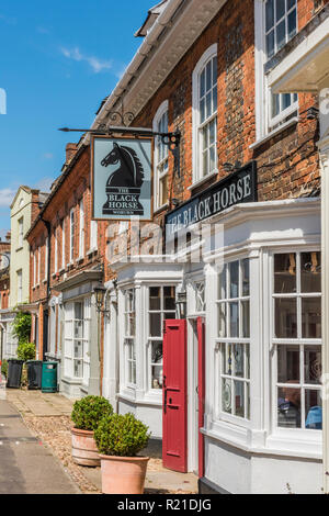 Il cavallo nero pub a Bedford Street nel villaggio di Woburn, Bedfordshire, Inghilterra Foto Stock