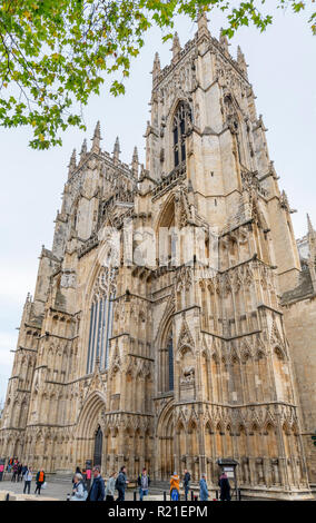 La parete ovest della cattedrale di York Minster (Cattedrale di York), York, North Yorkshire, Inghilterra, Regno Unito Foto Stock