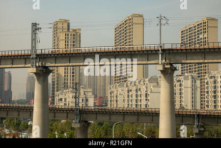 Appartamenti in costruzione in ZhengZhouDong vicino stazione ferroviaria Foto Stock