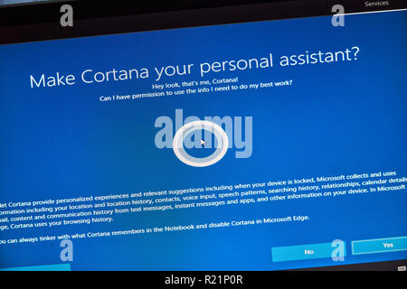 MONTREAL, Canada - 8 Novembre 2018: Windows Cortana, assistente personale sullo schermo del PC. Microsoft è una multinazionale americana technology company Foto Stock