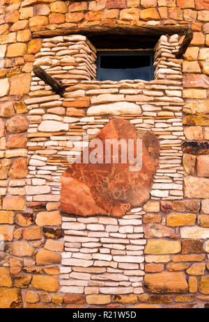 Pannello Petroglyph presso il Desert vista torre di avvistamento, il Parco Nazionale del Grand Canyon, Arizona USA Foto Stock