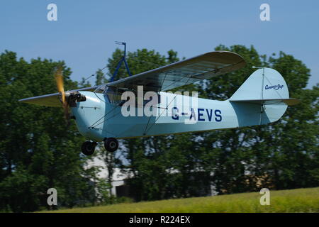 Aeronca 100, Monoplane G-AEVS, presso Breighton Airfield, Foto Stock