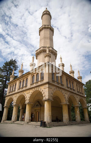 Minareto , torre di preghiera a Lednice repubblica Ceca. Foto Stock