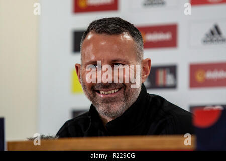 Cardiff, Galles. 13 Novembre, 2018. Il Galles manager Ryan vedi figg. *** Le facce dei media in vista del match contro la Danimarca in UEFA la lega delle nazioni. Lewis Mitchell/YCPD. Credito: Lewis Mitchell/Alamy Live News Foto Stock