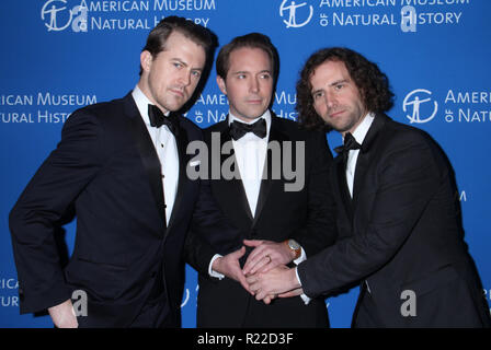 New York, Stati Uniti d'America. Novembre 15, 2018 Alex Moffat, Beck Bennett, Kyle Mooney a frequentare il Museo Americano di Storia Naturale 2018con una speciale performance di Sara Bareilles presso il Museo Americano di Storia Naturale di New York. Novembre 15, 2018 Il credito:RW/MediaPunch Credito: MediaPunch Inc/Alamy Live News Foto Stock