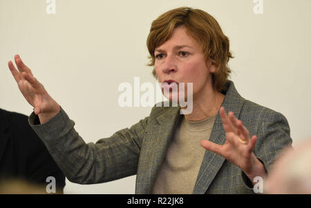 Bremen, Germania. Xvi Nov, 2018. Janneke de Vries, il nuovo direttore del Museo Weserburg, presenta i suoi piani per il museo in occasione di una conferenza stampa. Credito: Carmen Jaspersen/dpa/Alamy Live News Foto Stock