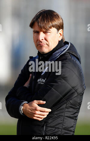 Braunschweig, Germania. Xvi Nov, 2018. Calcio: Test match, Eintracht Braunschweig - 1.FC Magdeburg in Eintracht Stadium. Magdeburg coach Michael Oenning. Credito: Joachim Sielski/dpa/Alamy Live News Foto Stock