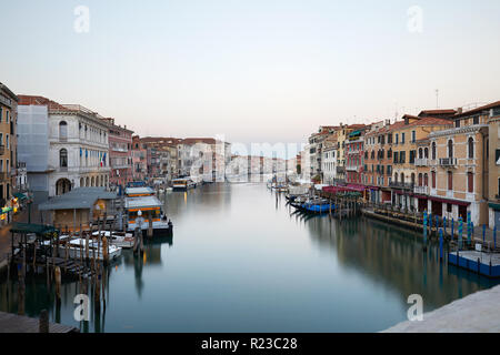 Canal Grande la mattina presto, nessuno a Venezia, Italia Foto Stock