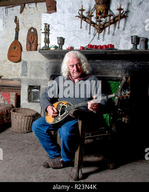 Alec Finn leggendario musicista irlandese e fondatore di De Dannan Foto Stock