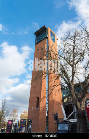 Torre di osservazione presso il Royal Shakespeare Theatre di Stratford-upon-Avon, Warwickshire Foto Stock