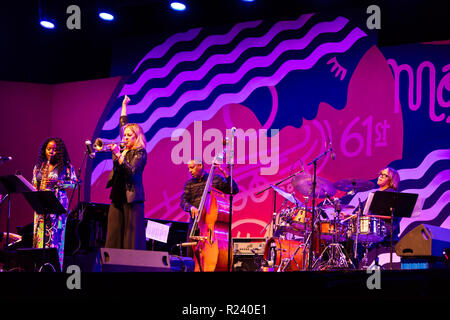 TIA FULLER esegue con INGRID JENSEN presso la 61MONTEREY JAZZ FESTIVAL - Monterey, California Foto Stock