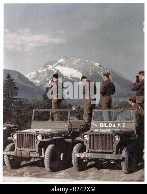 Noi 101st Airborne Division, fanteria nelle Alpi Bavaresi vicino a Berchtesgaden (Hitler Austriaca Mountain Retreat) 1945 Foto Stock