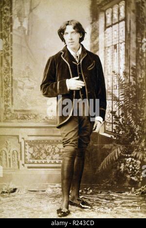 Stampa fotografica di Oscar Wilde (1854 - 1900), scrittore irlandese e poeta. Datata 1890 Foto Stock