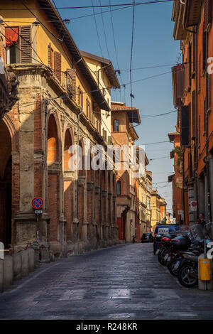 Strada Maggiore, Bologna, Emilia Romagna, Italia, Europa Foto Stock