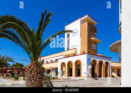 La torre dell'orologio, Lakki, LEROS, DODECANNESO, isole greche, Grecia, Europa Foto Stock