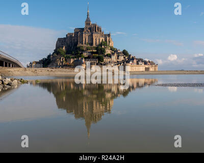 Mont st. Michel, Sito Patrimonio Mondiale dell'UNESCO, Isola Santa e della penisola, in Normandia, Francia, Europa Foto Stock