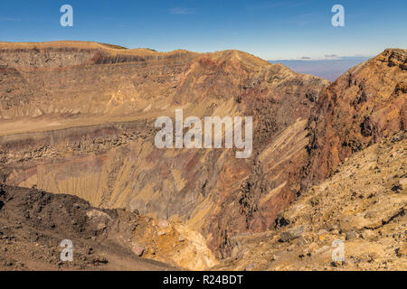 Una vista del cratere vulcanico su Santa Ana vulcano in Santa Ana, El Salvador, America Centrale Foto Stock