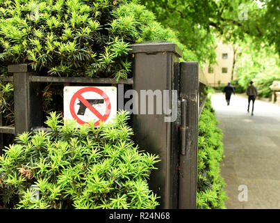 Il segno "No Gun' in Chicago, IL Foto Stock