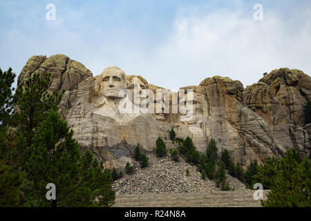 Il monte Rushmore prima serata. Washington, Roosevelt, Lincoln, Jefferson. Foto Stock