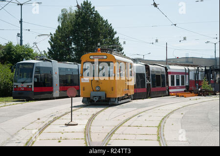 Wien, Strassenbahn, Hauptwerkstätte, Vorfeld, ULF-Versuchsträger - Vienna, tramvia, officina principale Foto Stock