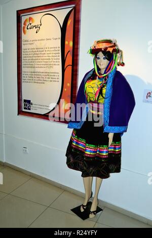 Costumi tipici della regione - centro culturale in HUARAZ. Dipartimento di Ancash.PERÙ Foto Stock