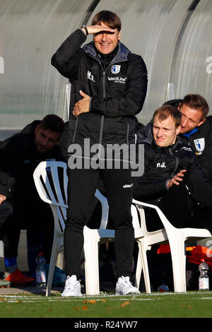 Braunschweig, Germania. Xvi Nov, 2018. Calcio: Test match, Eintracht Braunschweig - 1.FC Magdeburg in Eintracht Stadium. Magdeburg coach Michael Oenning. Credito: Joachim Sielski/dpa/Alamy Live News Foto Stock